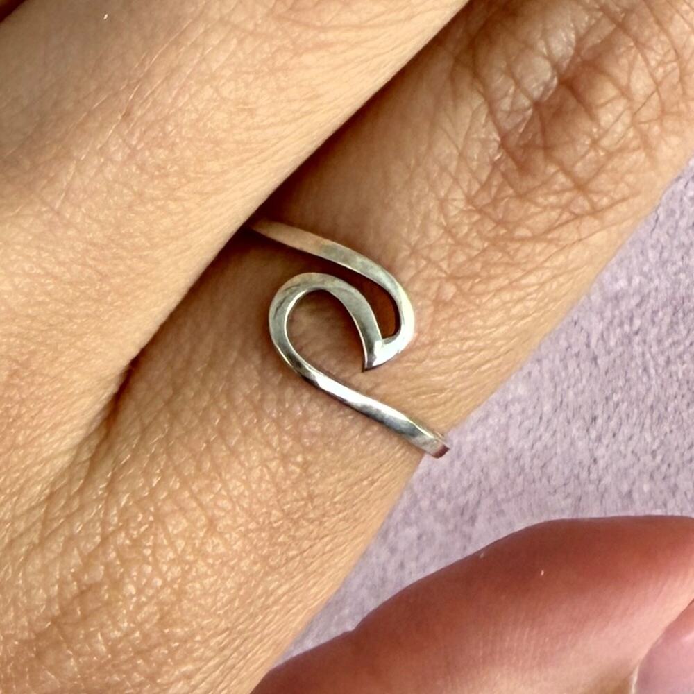 sterling silver dainty ocean wave ring size 7.25